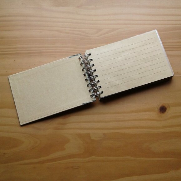 Mini Scrapbooking Album - Picture 3 of 7